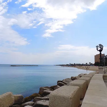 Wonderful - 5 Minutes Walking From The Beach *